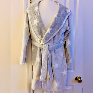 UGG Robe Gray White Stars Women's Medium Miranda hooded, tie belt, 2 pockets EUC
